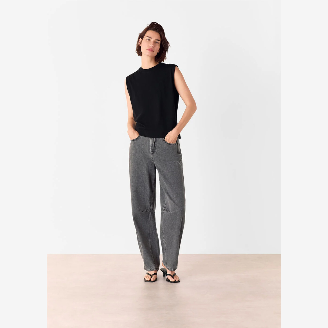 Horseshoe Barrel Leg Jean