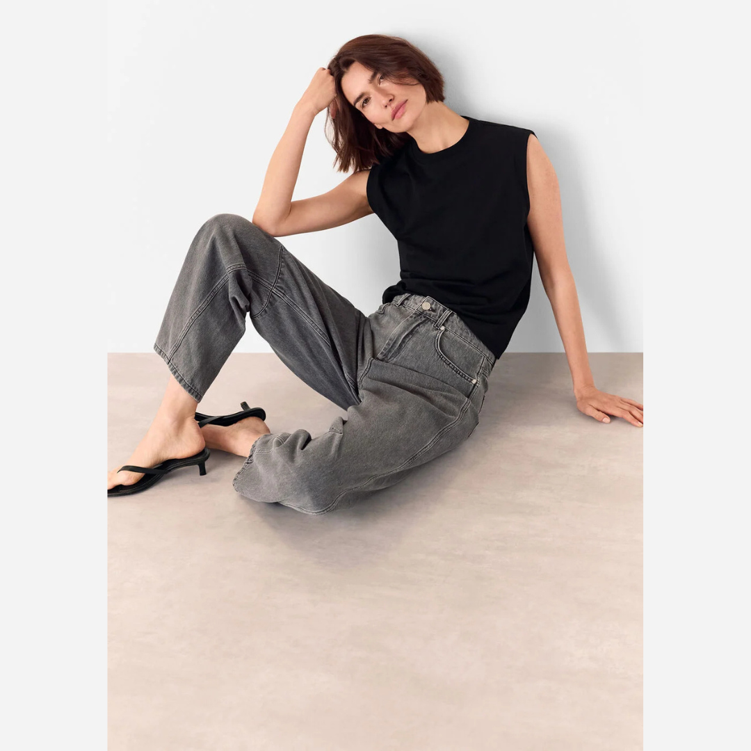 Horseshoe Barrel Leg Jean