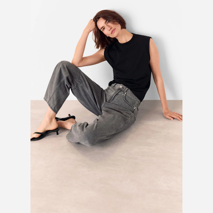 Horseshoe Barrel Leg Jean