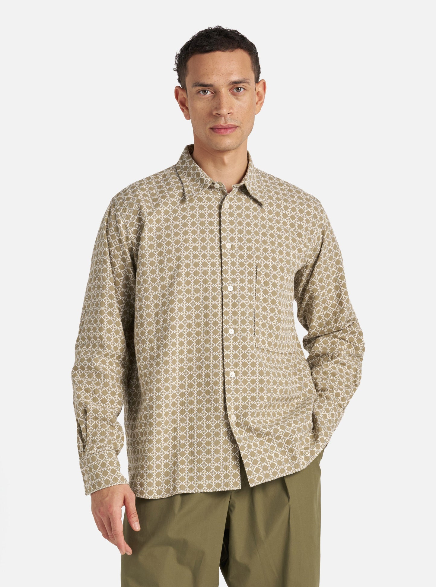 Universal Works Square Pocket Shirt in Sand/White Rhodes Cotton - M