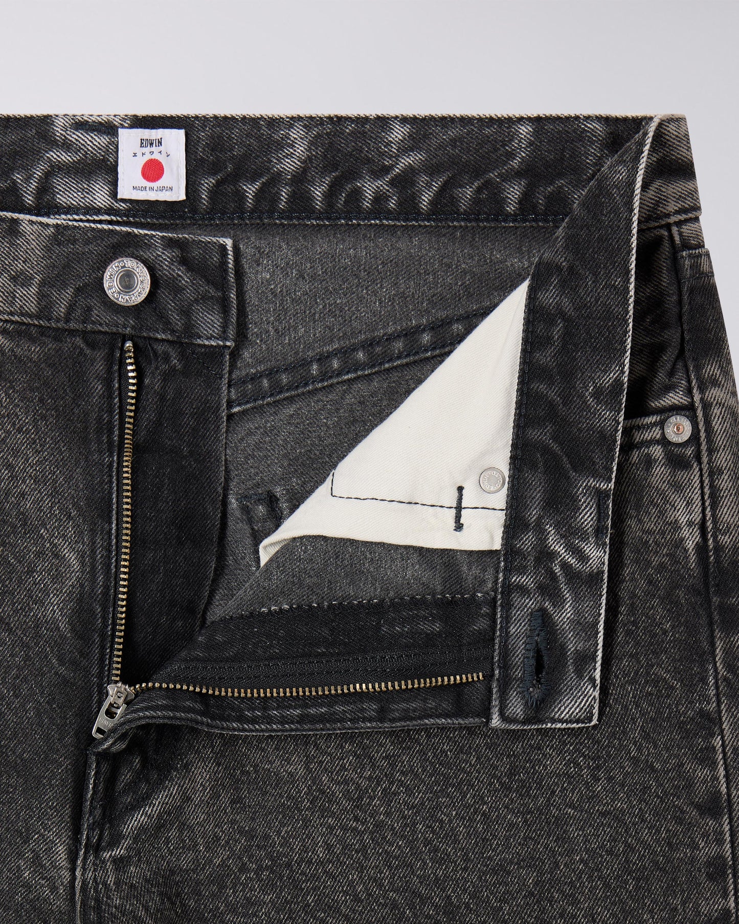 Edwin Regular Straight Kaihara Right Hand in Black Denim